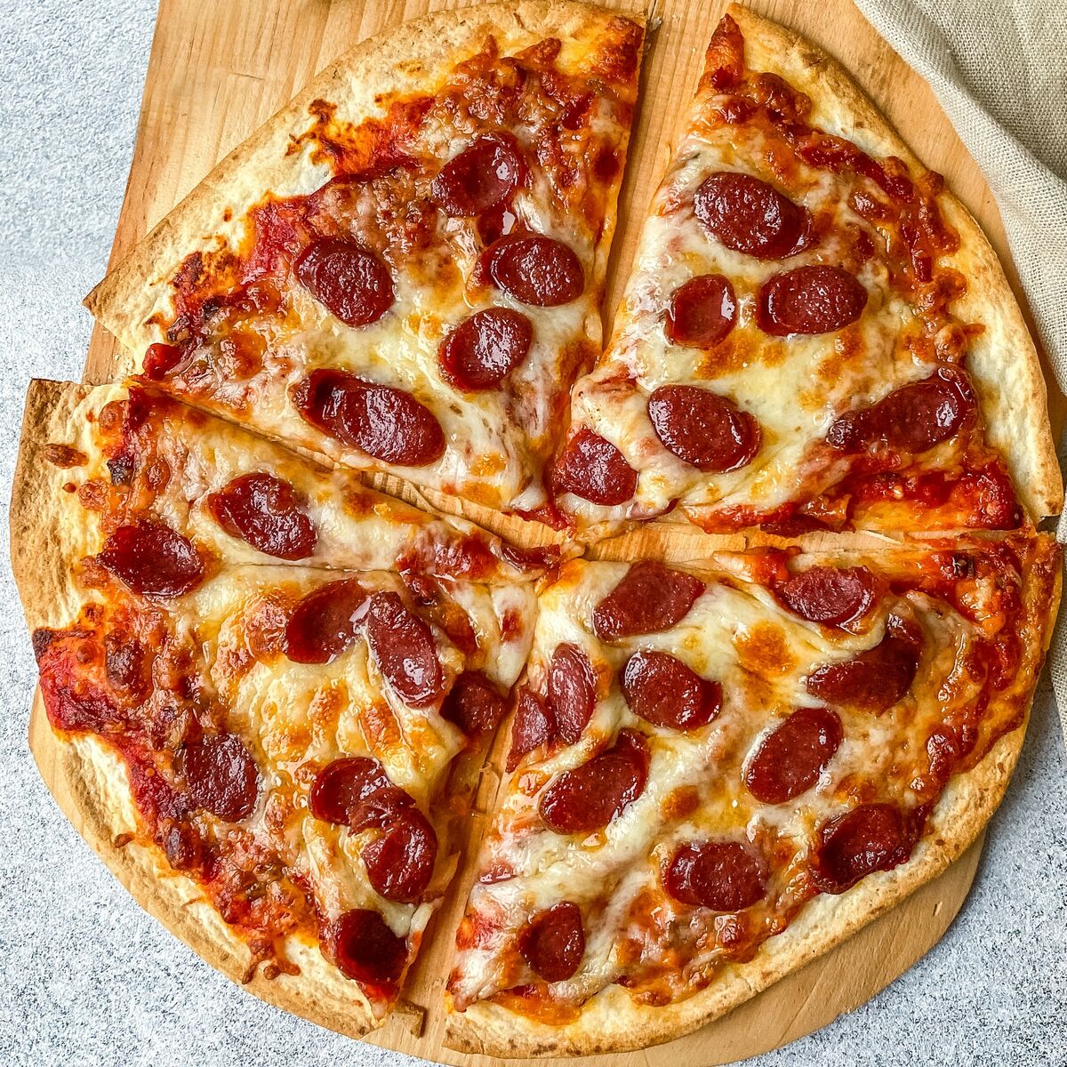 tortilla pizza
