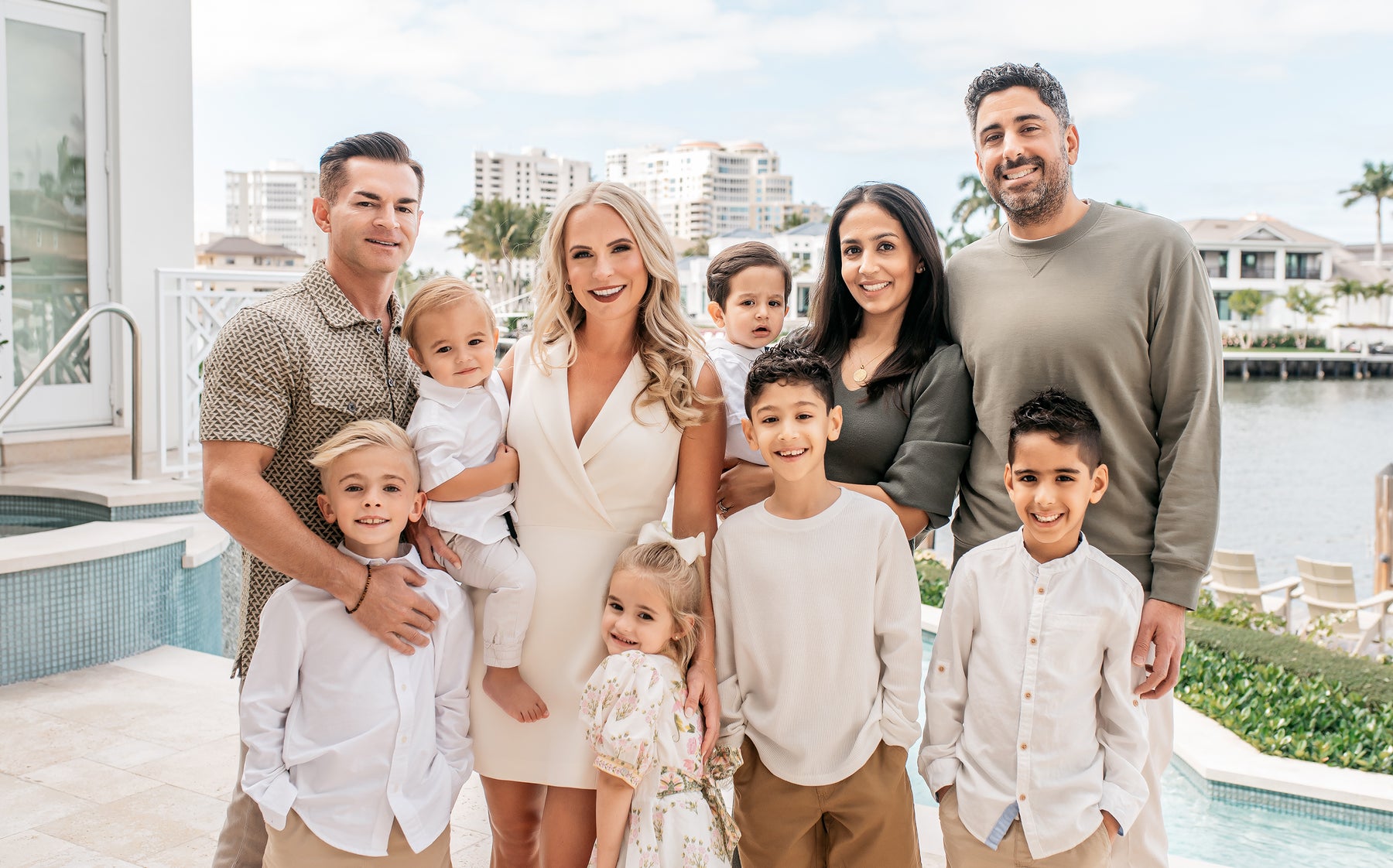 An image of the Chomps founders Pete and Rashid with their families.